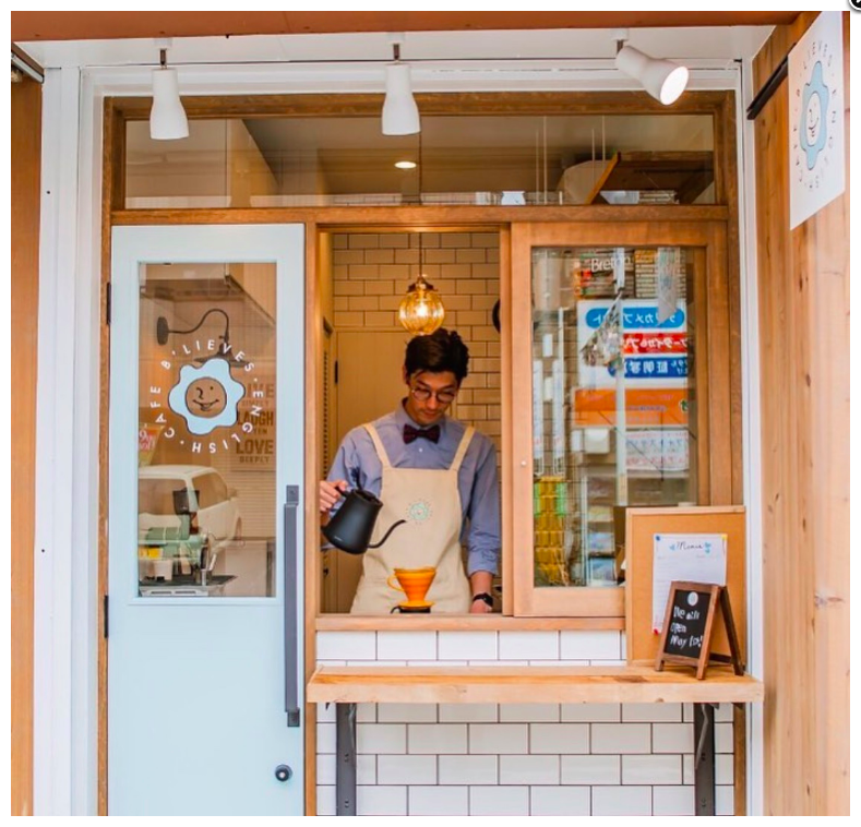 ธุรกิจร้านกาแฟสไตล์ Coffee Stand ไซส์กระทัดรัด ที่มีเพียงเครื่องชงกาแฟ และบาร์ขนาดย่อม โดยเน้นการขายเป็น Take Away มาแน่ในปี 2021