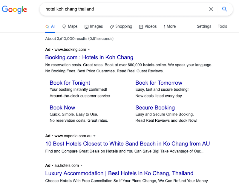 ตัวอย่าง Search Ads บน Google เมื่อมีการค้นหาข้อมูลบางอย่าง โดยผลลัพธ์การค้นหาจะปรากฏให้เห็นเว็บไซต์ยิงโฆษณาก่อนเว็บไซต์ออร์แกนิค 